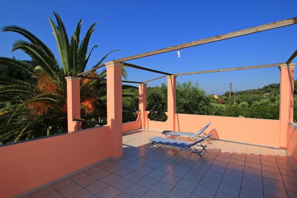 Pool Villa Grigoris Aspiotades Exterior photo