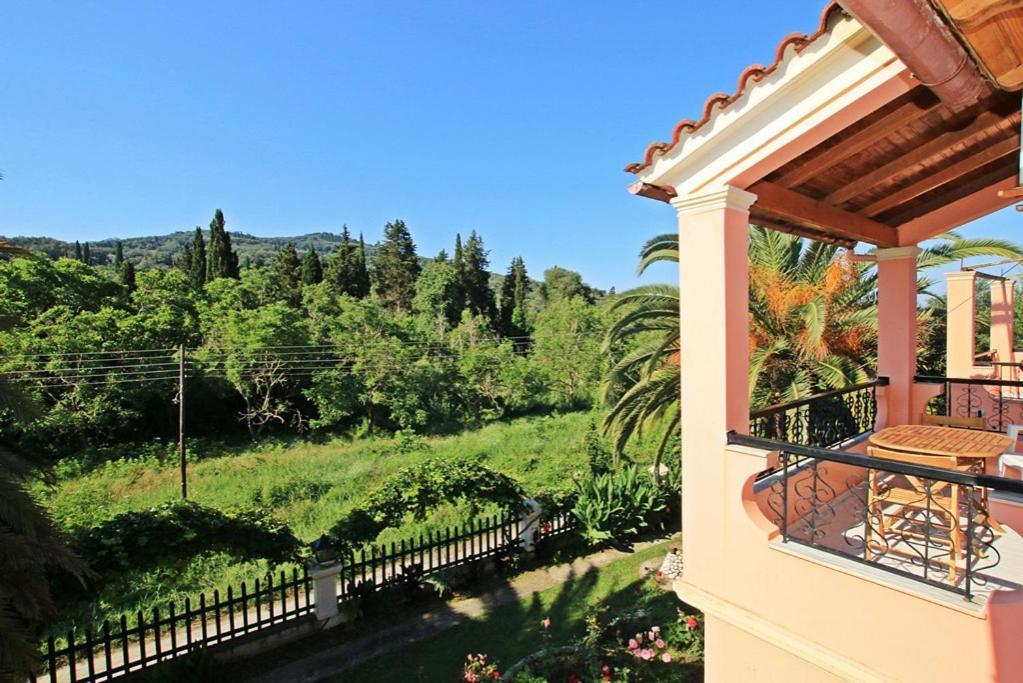 Pool Villa Grigoris Aspiotades Exterior photo