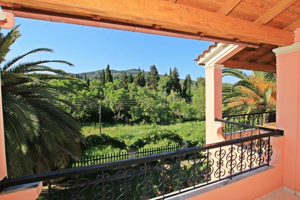 Pool Villa Grigoris Aspiotades Exterior photo