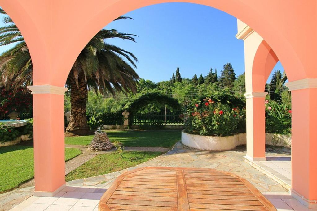 Pool Villa Grigoris Aspiotades Exterior photo